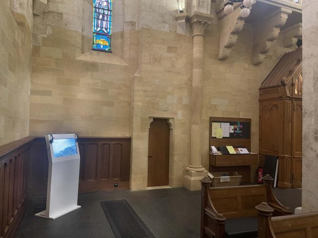 Une borne interactive à la Collégiale